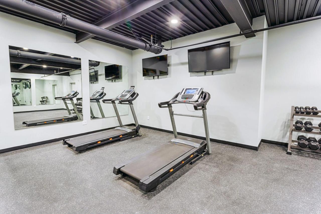 Bringham'S Mill Apartments Perfect For Groups Full Kitchen Gym And Free Parking เร็กซ์เบิร์ก ภายนอก รูปภาพ