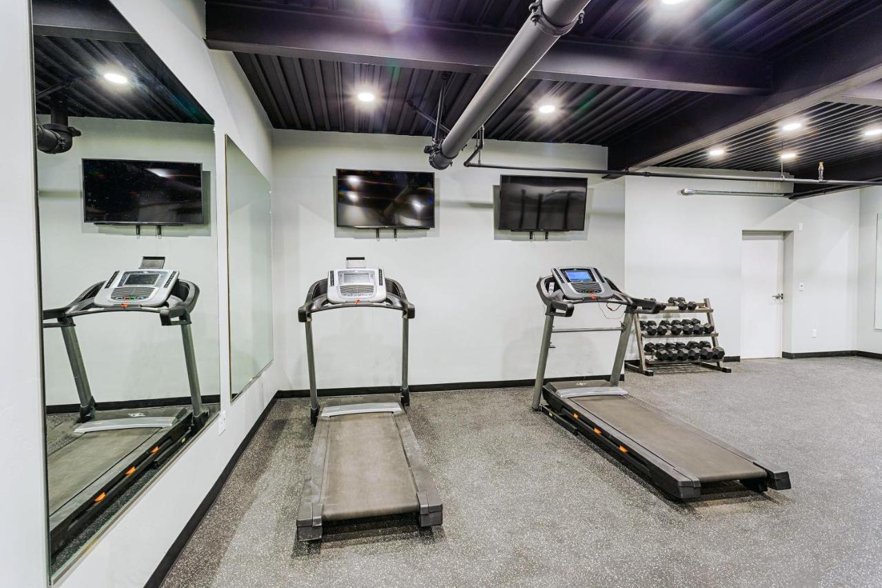 Bringham'S Mill Apartments Perfect For Groups Full Kitchen Gym And Free Parking เร็กซ์เบิร์ก ภายนอก รูปภาพ
